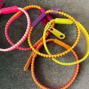 These are zipper bracelets their are 5 of them